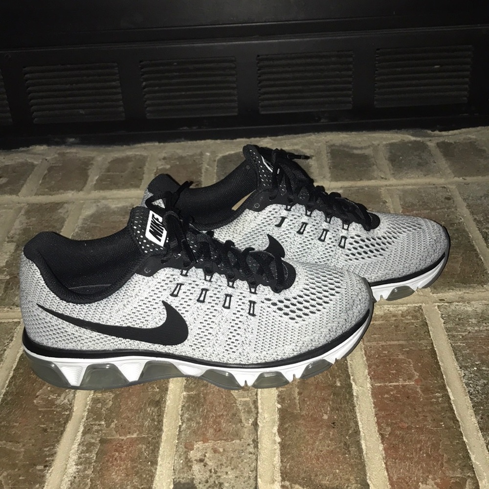 Nike Tailwind 8